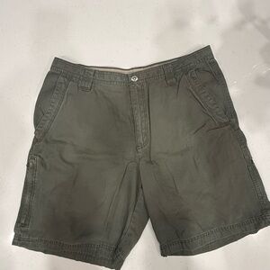Columbia Men's Olive Green Casual Shorts